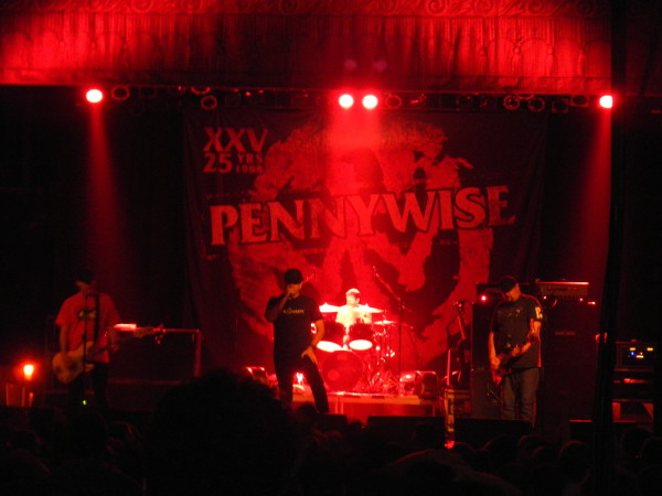Pennywise (photos by Geno Thackara)